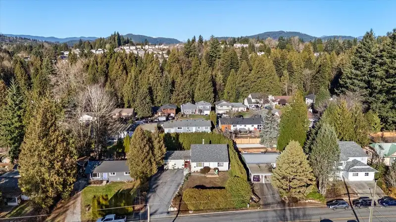 32485 MCRAE AVENUE - photo 3 of 40