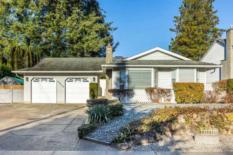 34659 LABURNUM AVENUE - photo 1 of 40