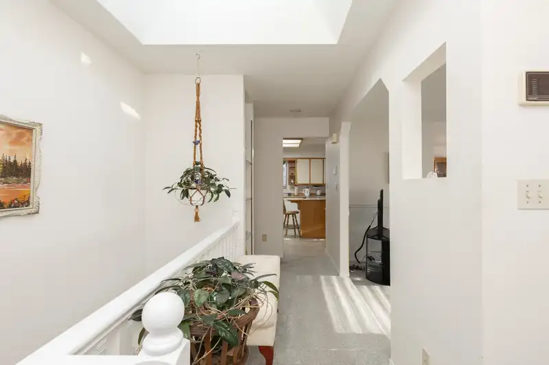 34659 LABURNUM AVENUE - photo 3 of 40
