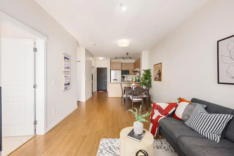 315 9399 ODLIN ROAD - photo 4 of 40