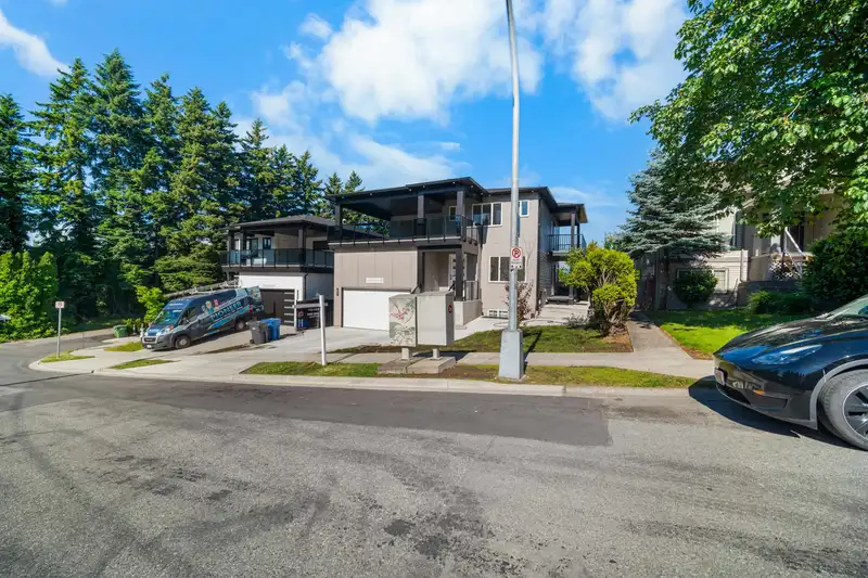 1680B MCKENZIE ROAD - photo 2 of 40
