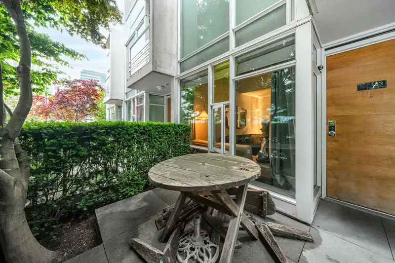 103 161 W GEORGIA STREET - photo 3 of 12