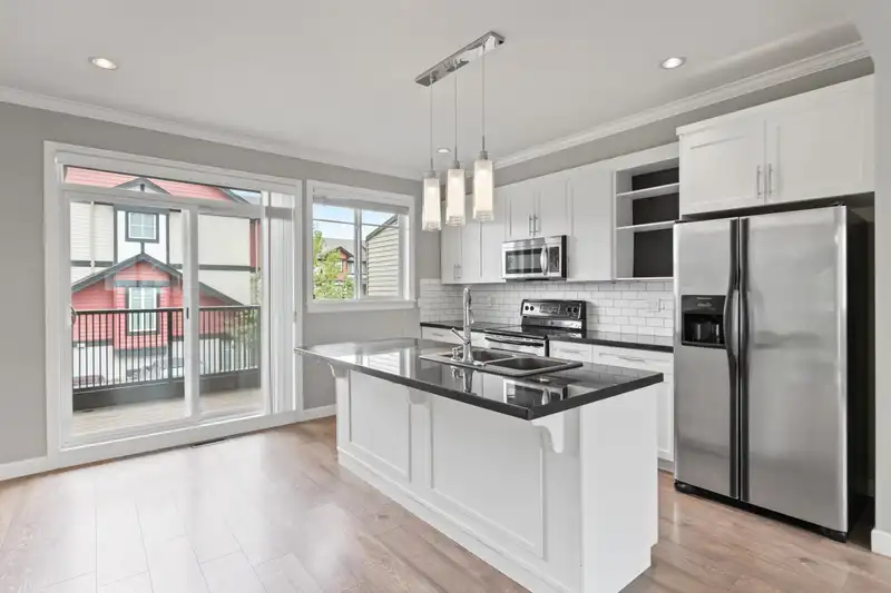 37 7168 179 STREET - photo 3 of 40