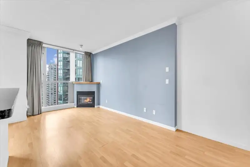 1903 928 RICHARDS STREET - photo 3 of 27