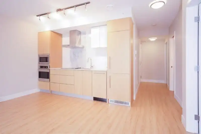 606 159 W 2ND AVENUE - photo 1 of 9