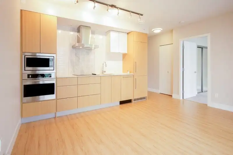 606 159 W 2ND AVENUE - photo 2 of 9