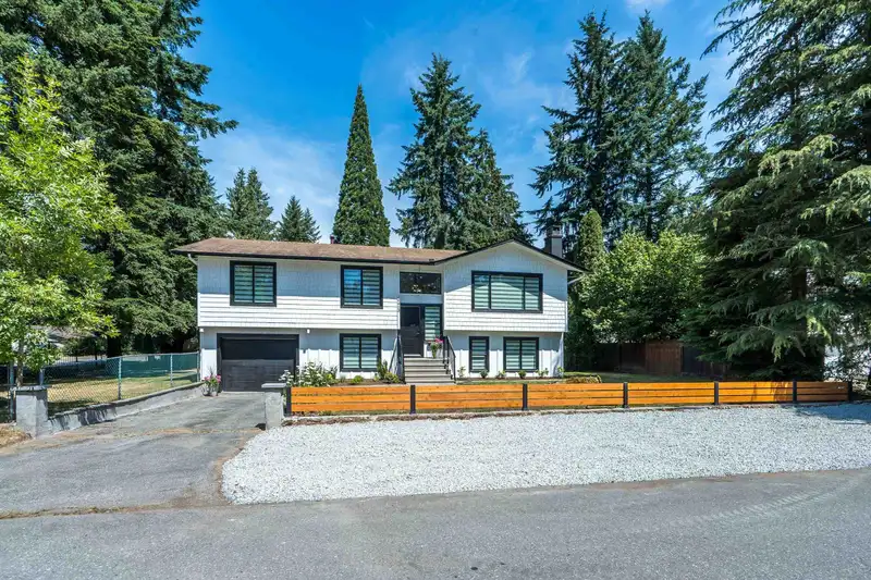 20413 41A AVENUE - photo 2 of 40