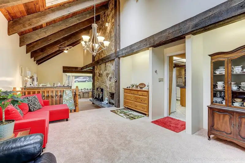 946 GALE DRIVE - photo 4 of 27