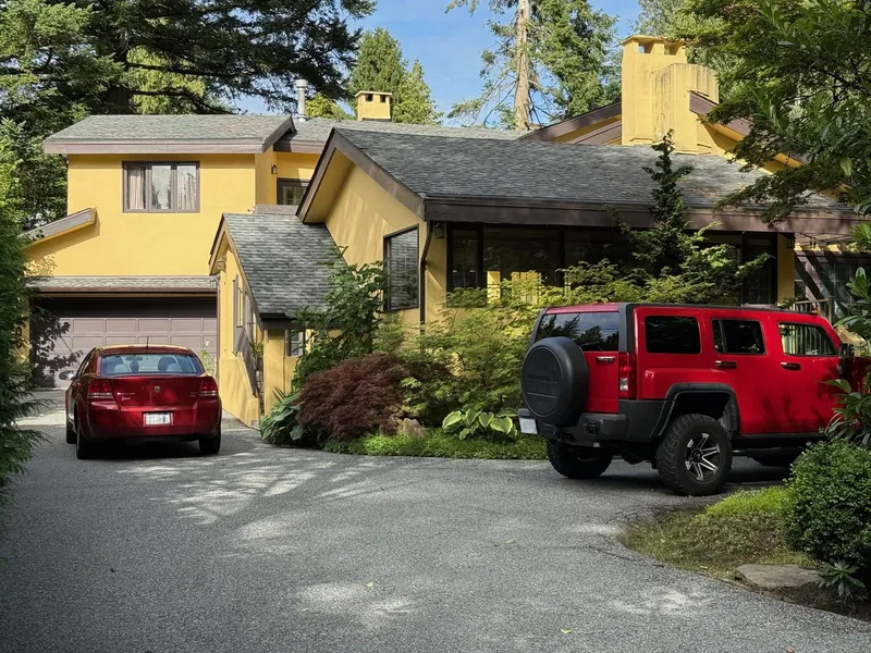 6000 BUCKINGHAM AVENUE - photo 2 of 25