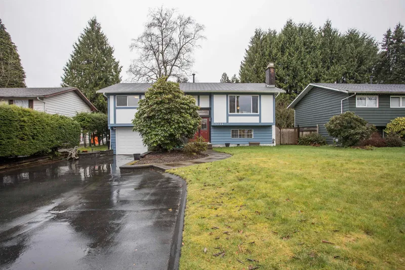 1214 LABURNUM AVENUE - photo 2 of 25