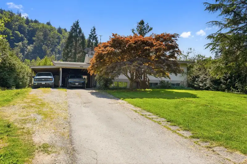 9808 THOMPSON ROAD - photo 4 of 32