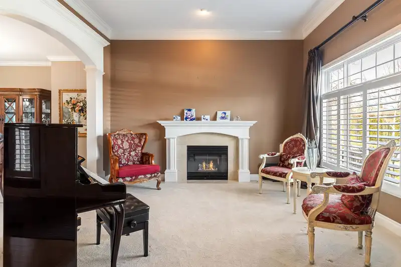 13918 20A AVENUE - photo 4 of 40