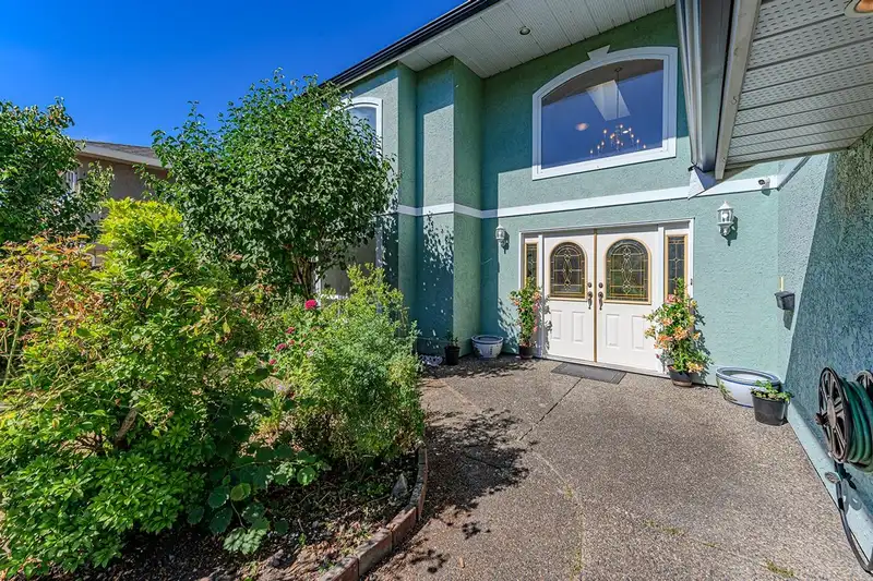 8511 LITTLEMORE PLACE - photo 3 of 39
