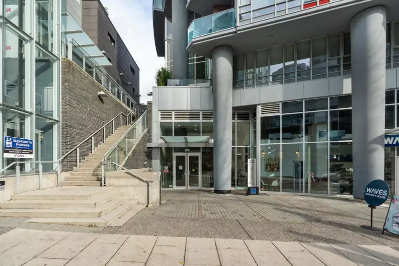 2210 233 ROBSON STREET - photo 2 of 29