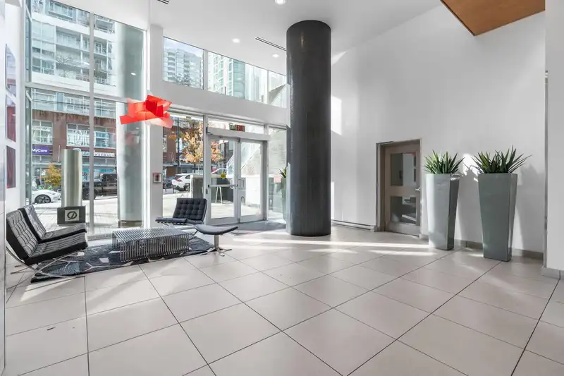 2210 233 ROBSON STREET - photo 4 of 29