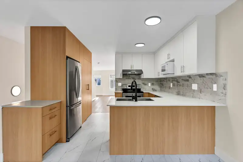 26 12110 75A AVENUE - photo 1 of 25
