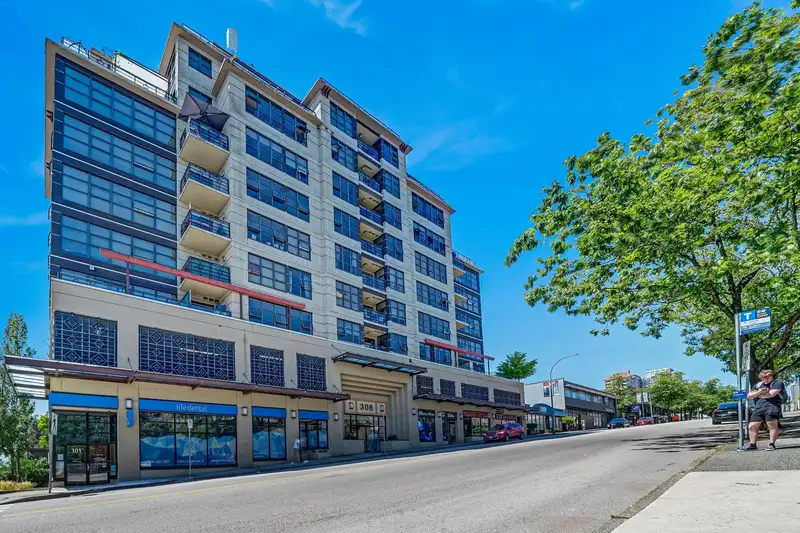 302 306 SIXTH STREET - photo 1 of 28