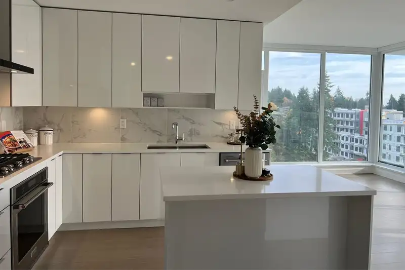 704 555 SYDNEY AVENUE - photo 2 of 17