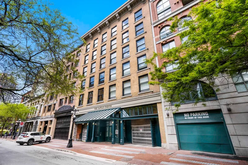 301 41 ALEXANDER STREET - photo 1 of 25