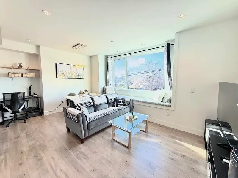 11 7000 WILLIAMS ROAD - photo 4 of 40