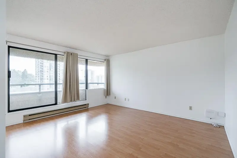 906 1026 QUEENS AVENUE - photo 2 of 25