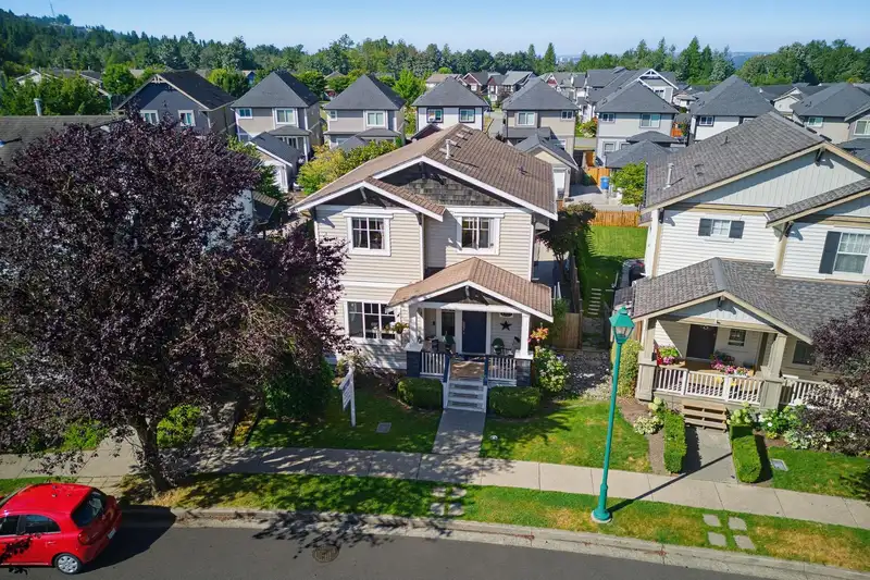 4337 CALLAGHAN CRESCENT - photo 3 of 40