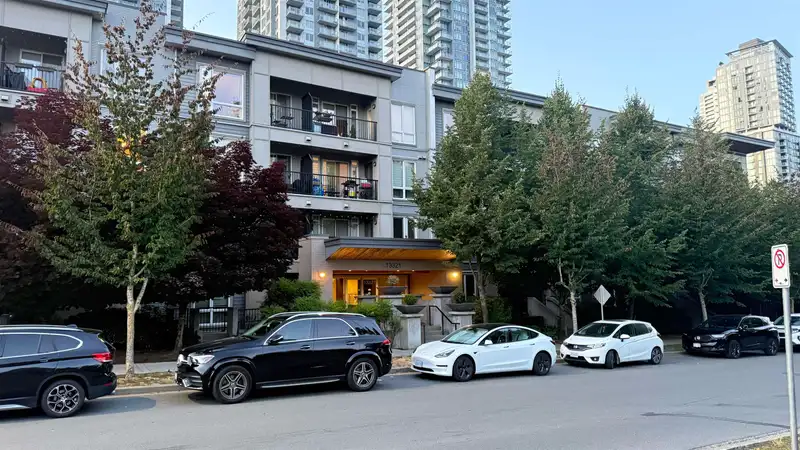 302 13321 102A AVENUE - photo 1 of 16