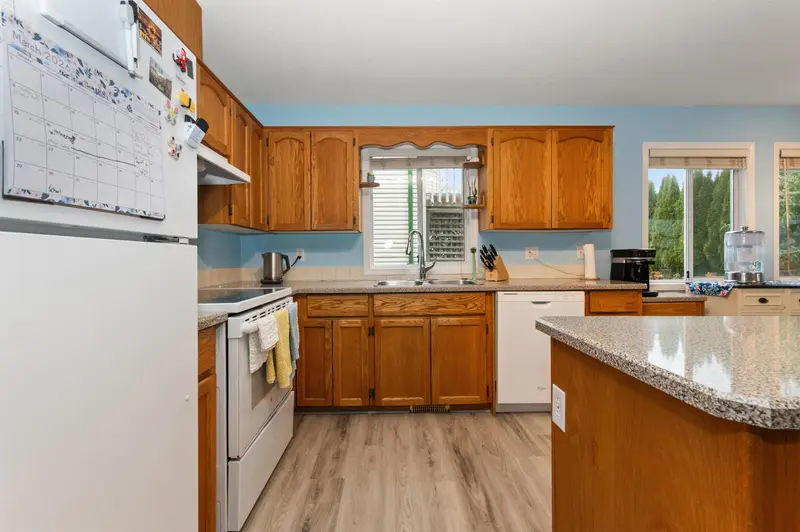 1566 CANTERBURY DRIVE - photo 4 of 25