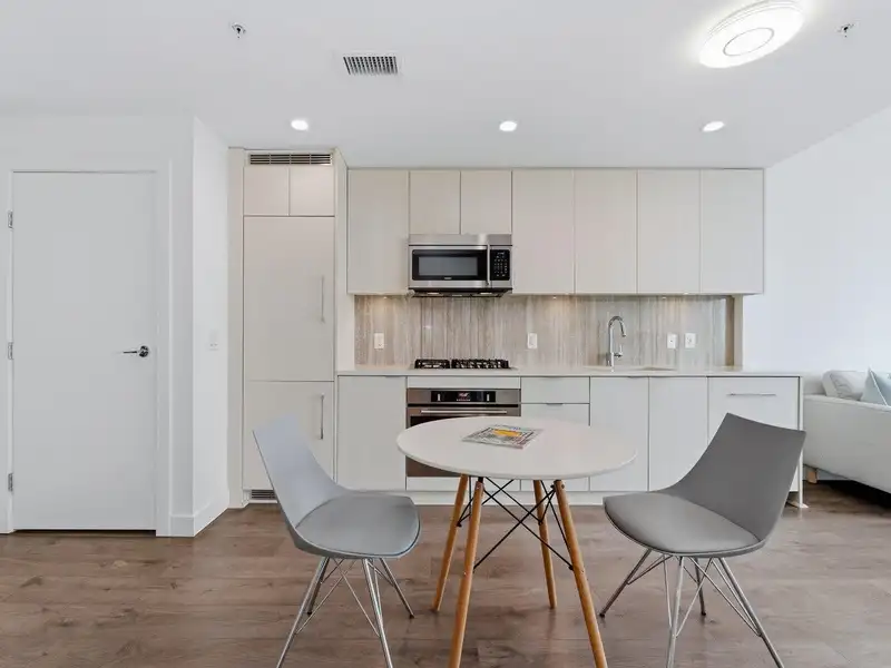 1806 5051 IMPERIAL STREET - photo 3 of 21