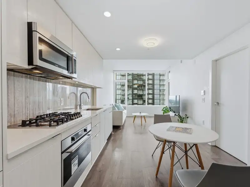 1806 5051 IMPERIAL STREET - photo 4 of 21