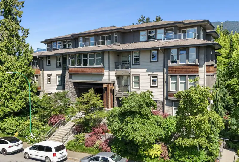 208 188 W 29 STREET - photo 1 of 36