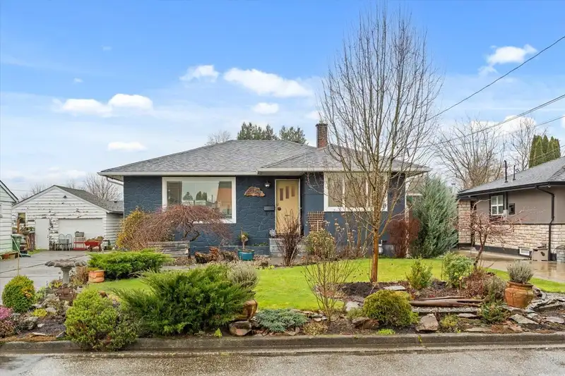 9759 GEORGE STREET - photo 1 of 35