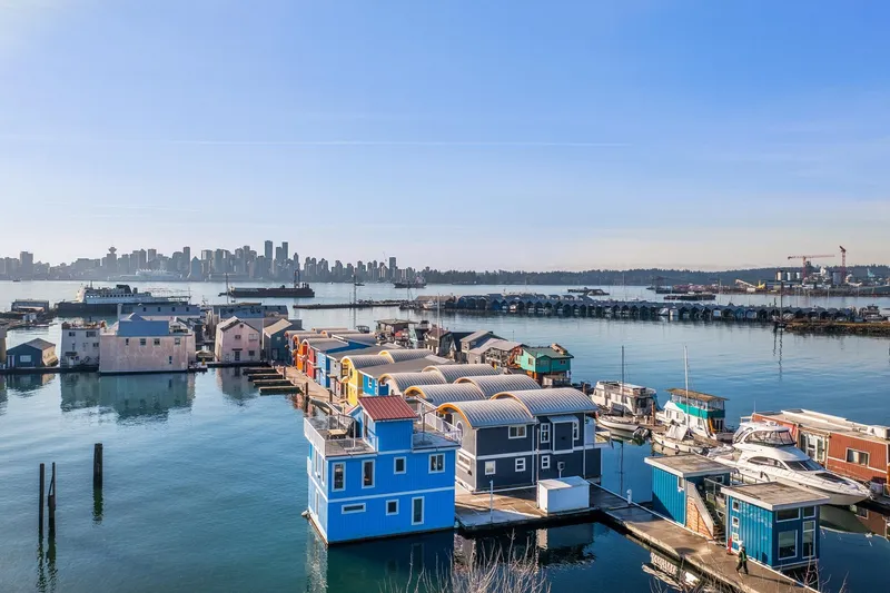 JNW04 415 ESPLANADE W - photo 1 of 25