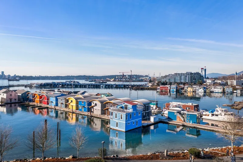 JNW04 415 ESPLANADE W - photo 4 of 25