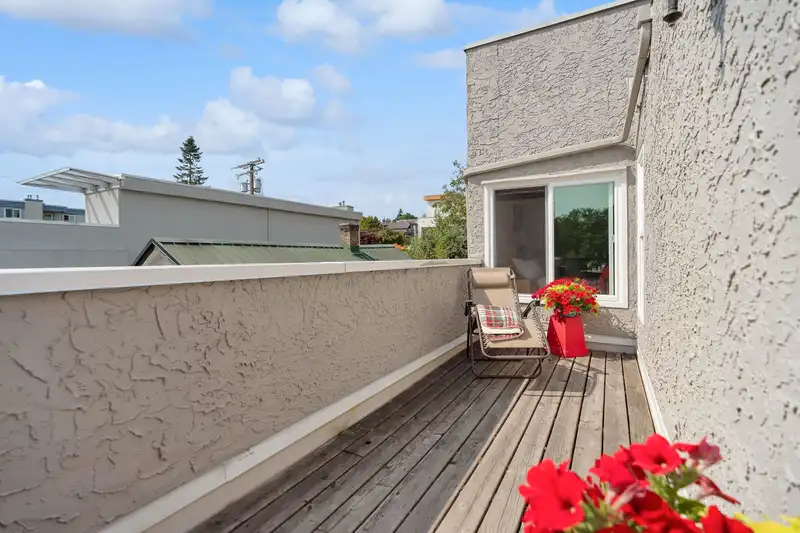 14 15971 MARINE DRIVE - photo 4 of 40