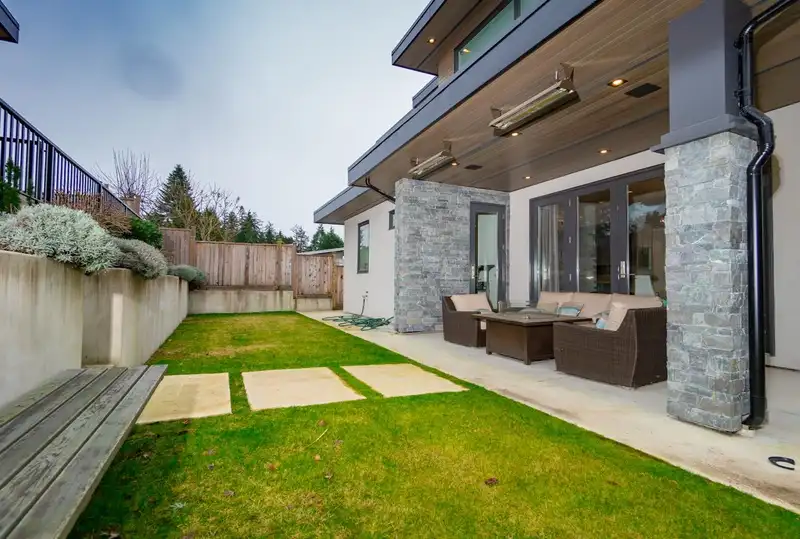 1465 JEFFERSON AVENUE - photo 3 of 40