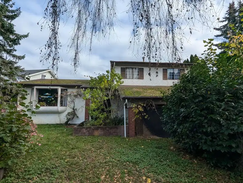 5159 44 AVENUE - photo 1 of 1