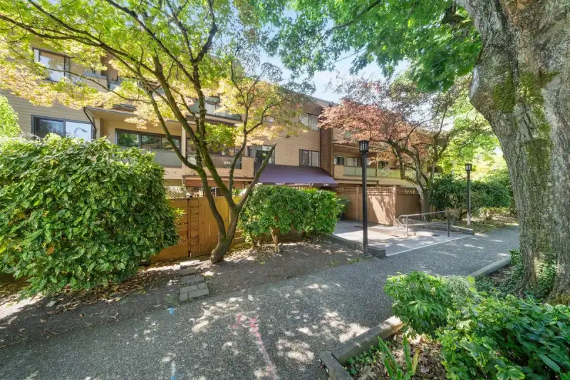 214 2190 W 7TH AVENUE - photo 1 of 33