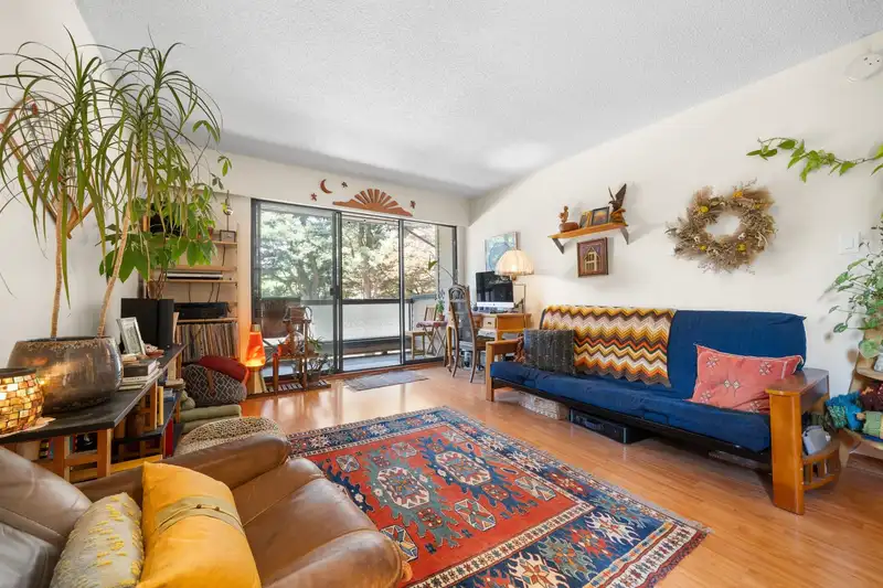 214 2190 W 7TH AVENUE - photo 3 of 33