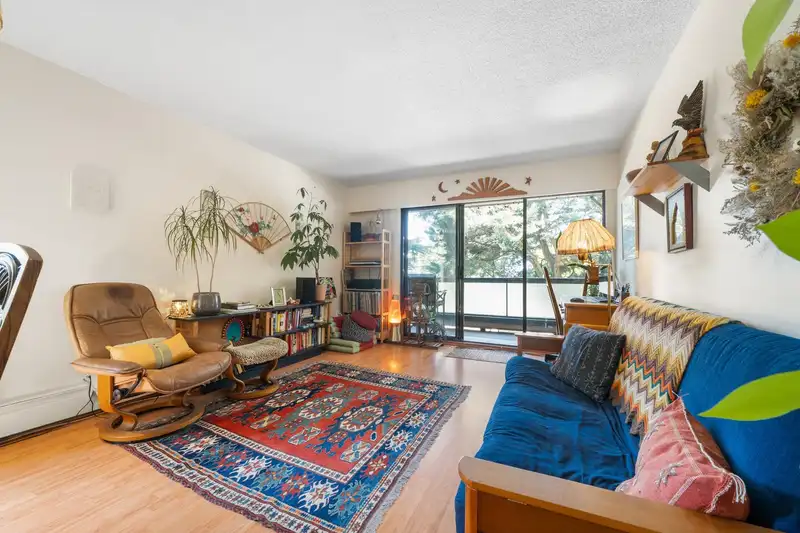214 2190 W 7TH AVENUE - photo 4 of 33