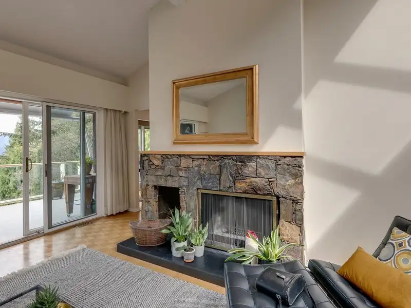 110 OCEANVIEW PLACE - photo 4 of 40