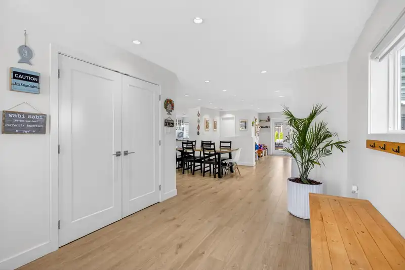 9851 SWANSEA DRIVE - photo 4 of 39