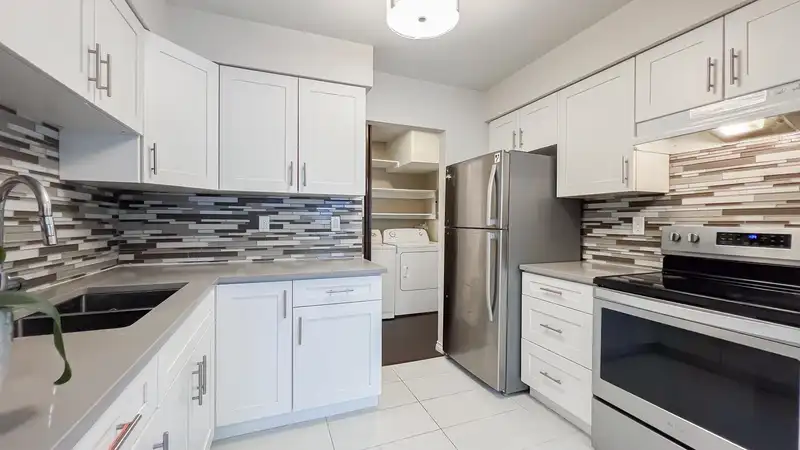 72 9374 122 STREET - photo 1 of 36