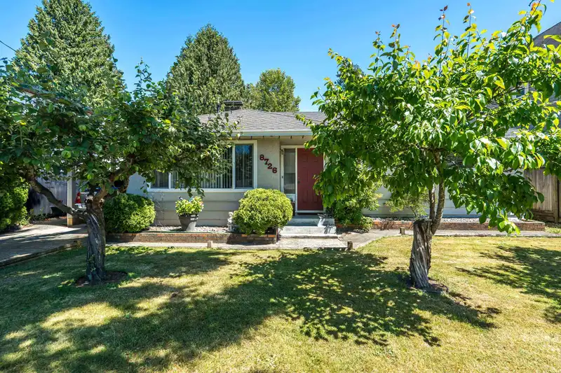 8726 154B STREET - photo 3 of 37