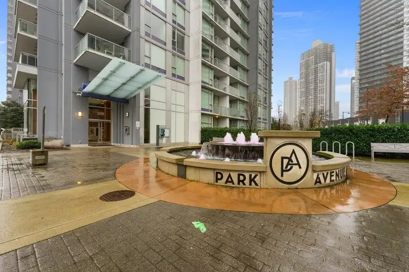 3511 13696 100 AVENUE - photo 1 of 22