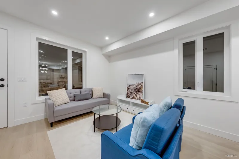 6728 HEATHER STREET - photo 3 of 23