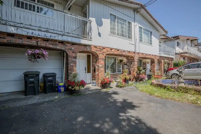 7477 7479 HOLLY STREET - photo 2 of 33