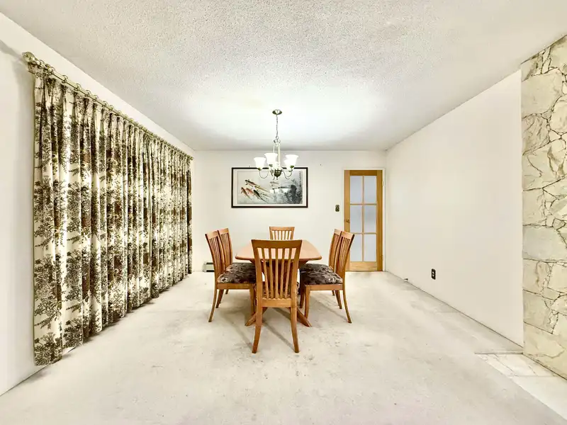 8060 RIDEAU PLACE - photo 4 of 11