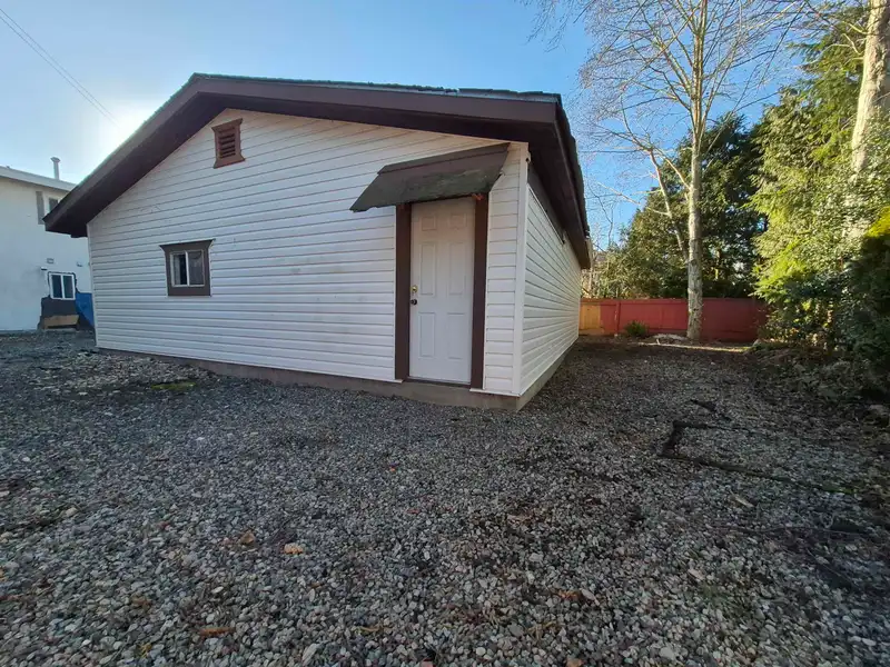 6047 GALBRAITH CRESCENT - photo 4 of 21