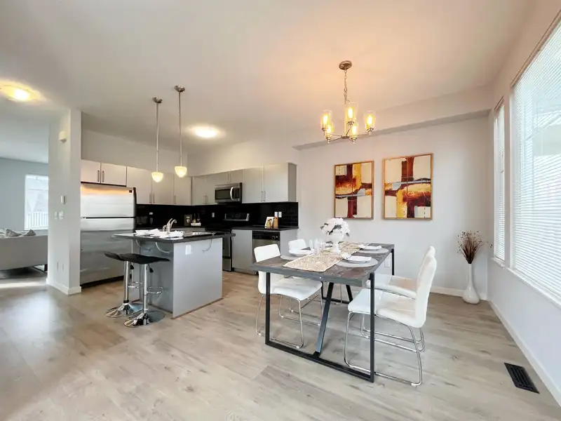 48 6575 192 STREET - photo 2 of 30